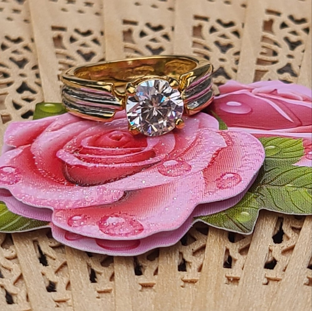 90's Style ladies gold ring size 7.5 - Picture 4 of 12